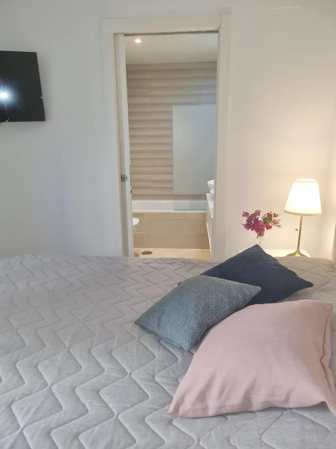 Lets In The Sun Playa Fontanilla Apartment Marbella 0*,  Spanien